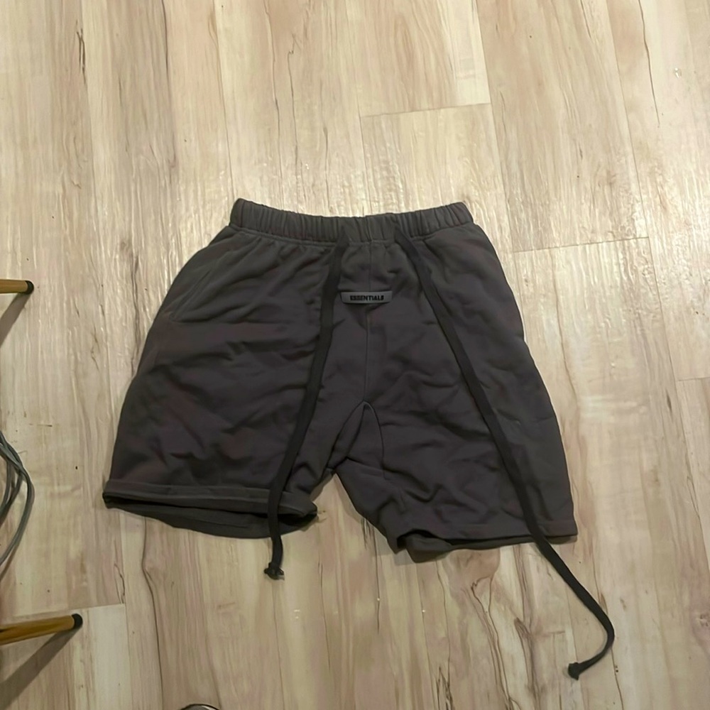 Brand - ESSENTIALS, Size - Medium, Color - Grey